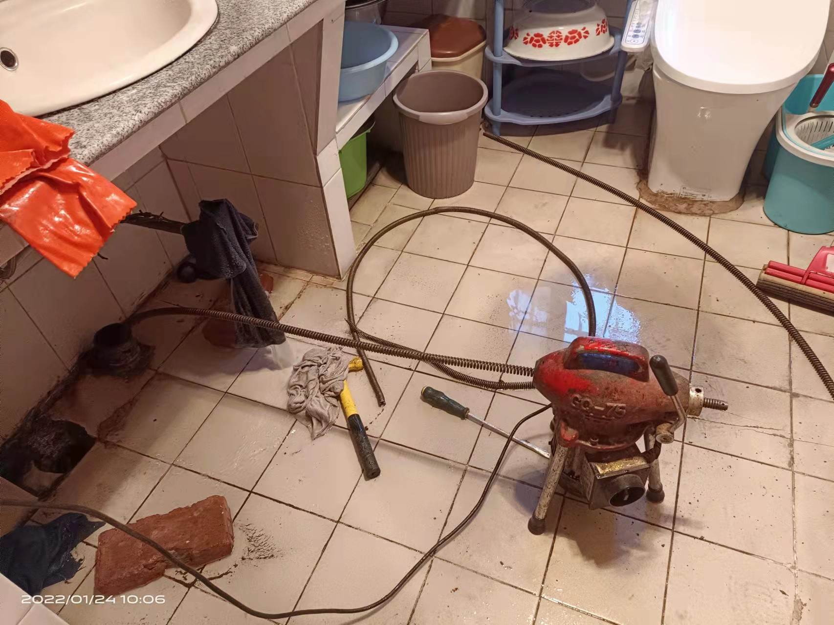 巴宜疏通厨房下水道，地漏疏通