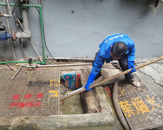 巴宜清掏化粪池